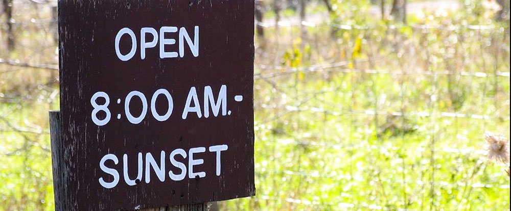 open sign business hours
 - Costa Rica